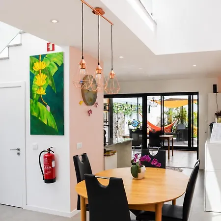 Casa Elegante V3 Moderna 2 Suites, Jardim E Garagem Privados Olhao