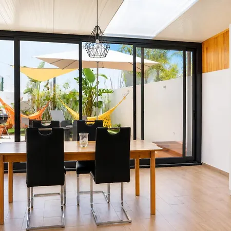 Casa Elegante V3 Moderna 2 Suites, Jardim E Garagem Privados * Olhao